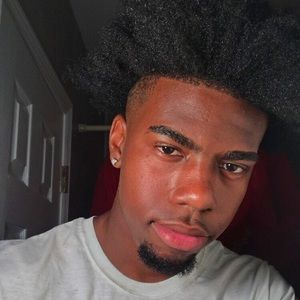 Meet your Posher, Derrick